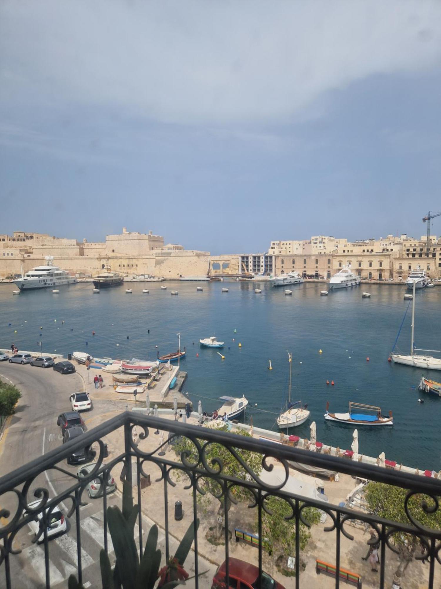 Korzo Suites Senglea Waterfront ภายนอก รูปภาพ