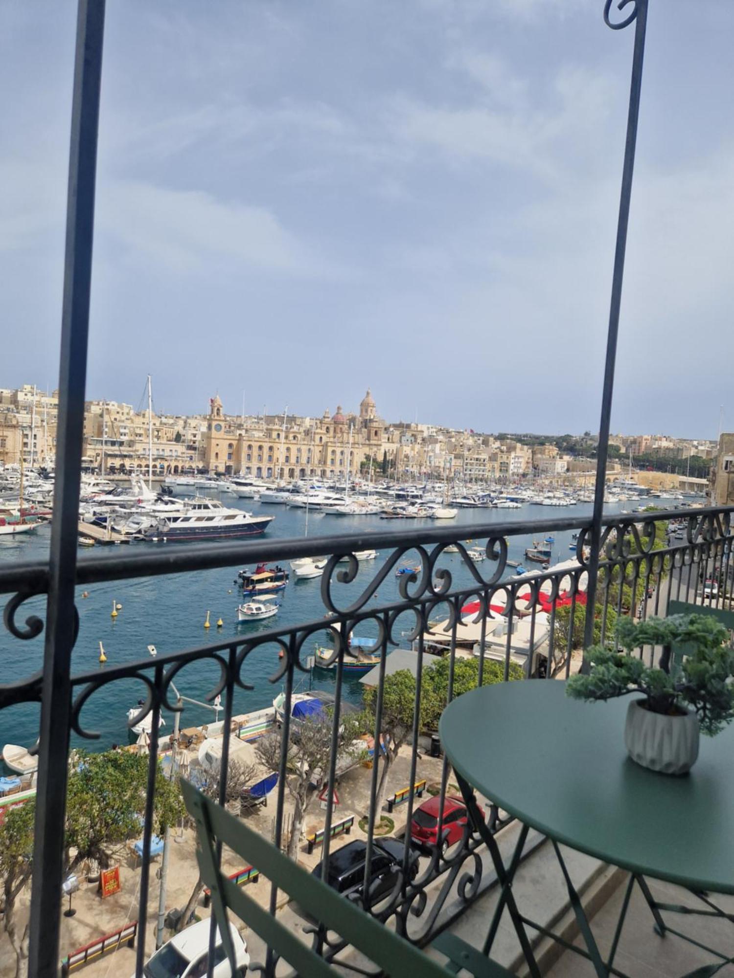 Korzo Suites Senglea Waterfront ภายนอก รูปภาพ